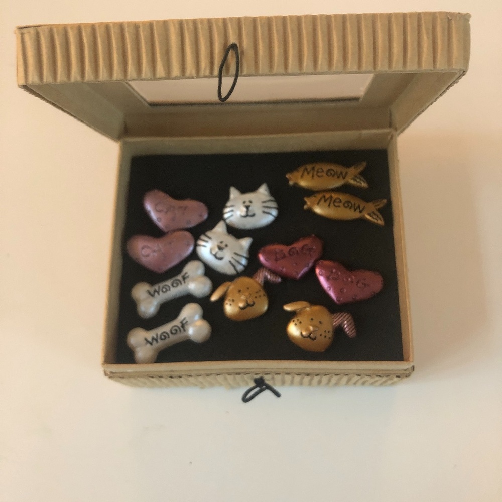 Darling cat and dog push pins for bulletin board! - NEW!